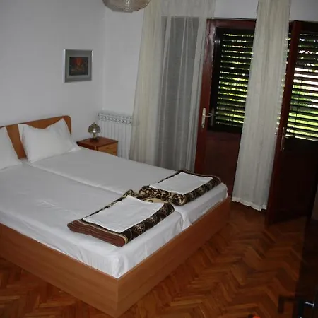 Branka 3 Apartment *