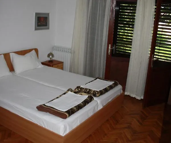 Branka 3 Apartment *